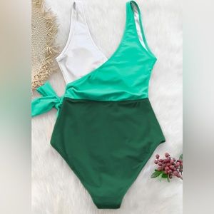Cupshe NWT wrap tie front one piece swimsuit size L green/white/teal